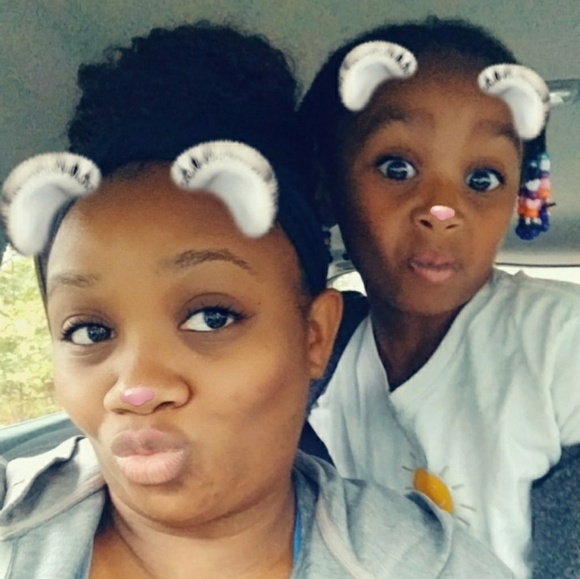 🌟Shop with Confidence, Posh Ambassador Dee🌟 - Picture 4 of 8